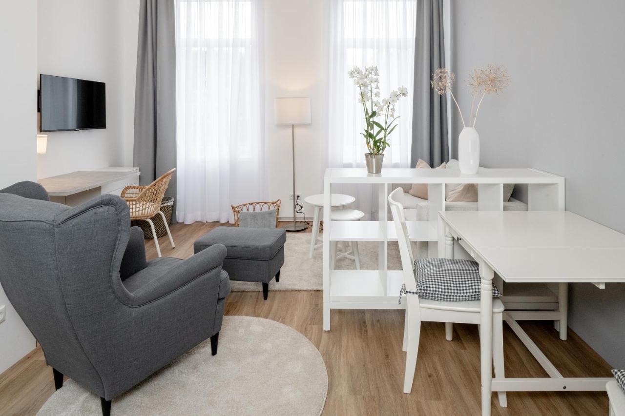 Hotel Markt 5 - Inmitten Der Luebbecker Altstadt, Kostenloser Parkplatz Direkt Am Hotel لوبيكه المظهر الخارجي الصورة