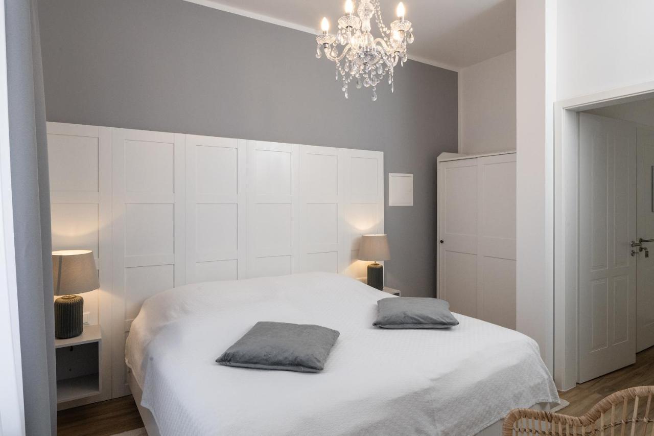 Hotel Markt 5 - Inmitten Der Luebbecker Altstadt, Kostenloser Parkplatz Direkt Am Hotel لوبيكه المظهر الخارجي الصورة